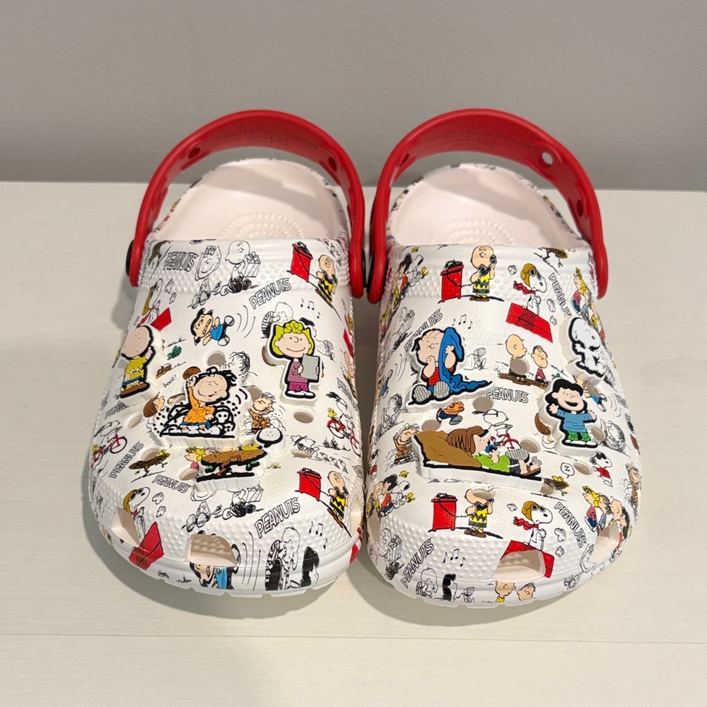 Peanuts Crocs